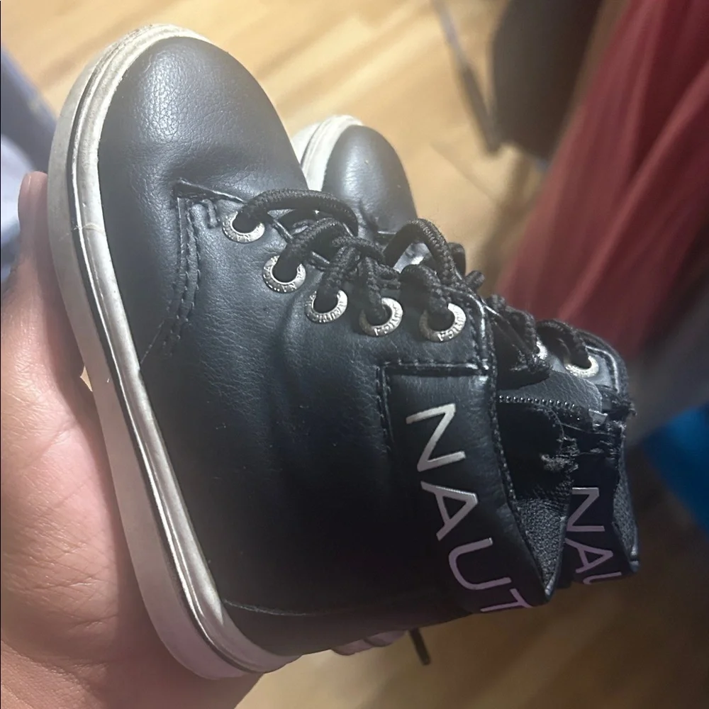 Boys Nautica Kids Black and Red Sneakers - Picture 2 of 6